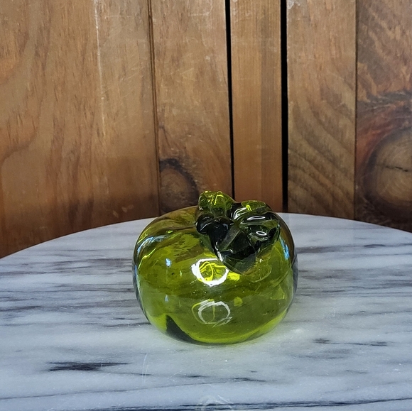 Amber Glass Apple - Picture 12 of 12